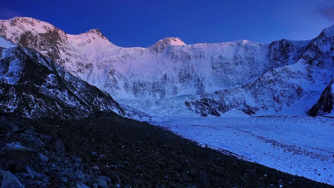 Yailu Glacier View