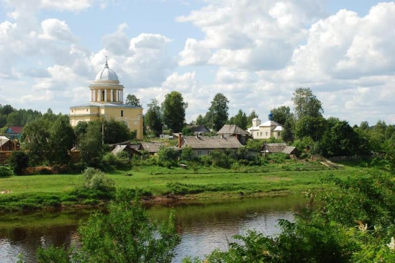 Сельская церковь в Любытино — 2