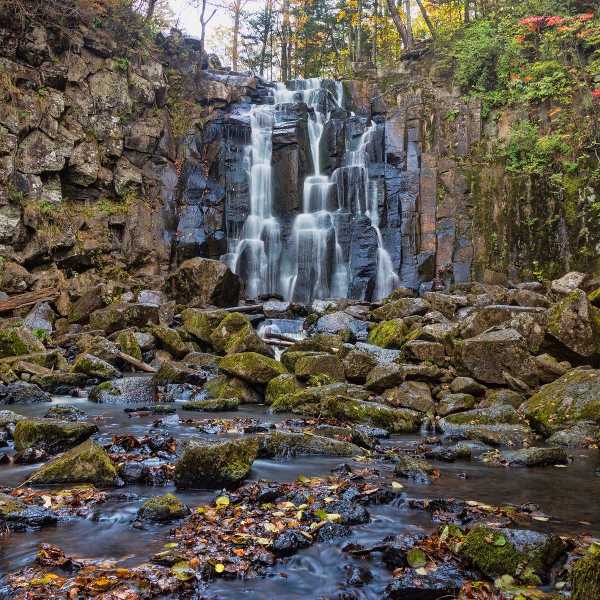 Shkotovskiye Waterfalls